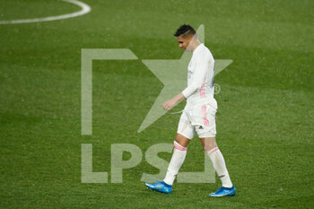 2021-04-10 - Red card Carlos Henrique Casemiro of Real Madrid during the Spanish championship La Liga football match between Real Madrid and FC Barcelona on April 10, 2021 at Alfredo Di Stefano stadium in Madrid, Spain - Photo Oscar J Barroso / Spain DPPI / DPPI - REAL MADRID VS FC BARCELONA - SPANISH LA LIGA - SOCCER