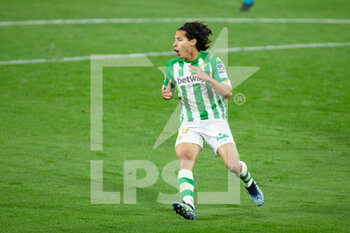 2021-04-11 - Diego Lainez of Real Betis during the Spanish championship La Liga football match between Real Betis Balompie and Atletico de Madrid on April 11, 2021 at Benito Villamarin Stadium in Sevilla, Spain - Photo Joaquin Corchero / Spain DPPI / DPPI - REAL BETIS BALOMPIE VS ATLETICO DE MADRID - SPANISH LA LIGA - SOCCER