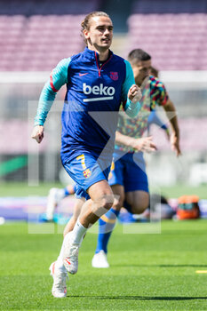 2021-05-08 - Antoine Griezmann of FC Barcelona warms up before the Spanish championship La Liga football match between FC Barcelona and Atletico de Madrid on May 8, 2021 at Camp Nou Stadium in Barcelona, Spain - Photo Marc Gonzalez Aloma / Spain DPPI / DPPI - FC BARCELONA VS ATLETICO DE MADRID - SPANISH LA LIGA - SOCCER
