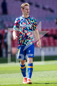 2021-05-08 - Frenkie de Jong of FC Barcelona warms up before the Spanish championship La Liga football match between FC Barcelona and Atletico de Madrid on May 8, 2021 at Camp Nou Stadium in Barcelona, Spain - Photo Marc Gonzalez Aloma / Spain DPPI / DPPI - FC BARCELONA VS ATLETICO DE MADRID - SPANISH LA LIGA - SOCCER