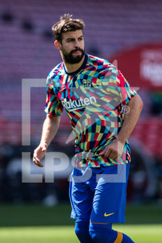 2021-05-08 - Gerard Pique of FC Barcelona warms up before the Spanish championship La Liga football match between FC Barcelona and Atletico de Madrid on May 8, 2021 at Camp Nou Stadium in Barcelona, Spain - Photo Marc Gonzalez Aloma / Spain DPPI / DPPI - FC BARCELONA VS ATLETICO DE MADRID - SPANISH LA LIGA - SOCCER
