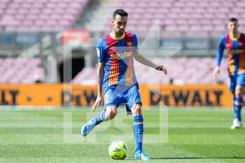 2021-05-08 - Sergio Busquets of FC Barcelona during the Spanish championship La Liga football match between FC Barcelona and Atletico de Madrid on May 8, 2021 at Camp Nou Stadium in Barcelona, Spain - Photo Marc Gonzalez Aloma / Spain DPPI / DPPI - FC BARCELONA VS ATLETICO DE MADRID - SPANISH LA LIGA - SOCCER