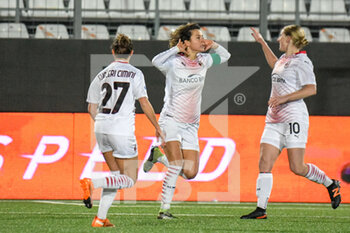 2021-01-06 - Valentina Giacinti (Milan) festeggia con le compagne il gol del vantaggio - SEMIFINALE - FIORENTINA FEMMINILE VS MILAN - WOMEN SUPERCOPPA - SOCCER