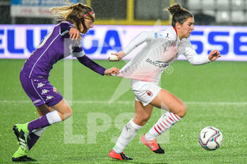 2021-01-06 - Laura Fusetti (Milan) supera Martina Zanoli (Fiorentina) - SEMIFINALE - FIORENTINA FEMMINILE VS MILAN - WOMEN SUPERCOPPA - SOCCER