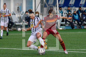 2021-01-06 - Arianna Caruso (Juventus) fa fallo di rigore su Manuela Giuliano (Roma) - SEMIFINALE - JUVENTUS VS ROMA - WOMEN SUPERCOPPA - SOCCER