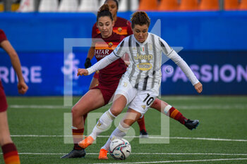 2021-01-06 - Cristiana Girelli (Juventus) marcata da Tecla Pettenuzzo (Roma) - SEMIFINALE - JUVENTUS VS ROMA - WOMEN SUPERCOPPA - SOCCER