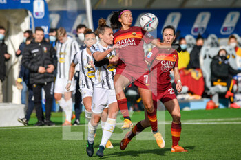 2021-01-06 - Andressa Alves (Roma) contrastata da Aurora Galli (Juventus) - SEMIFINALE - JUVENTUS VS ROMA - WOMEN SUPERCOPPA - SOCCER