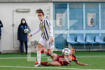 2021-01-06 - Elisa Bartoli (Roma) su Barbara Bonansea (Juventus) - SEMIFINALE - JUVENTUS VS ROMA - WOMEN SUPERCOPPA - SOCCER