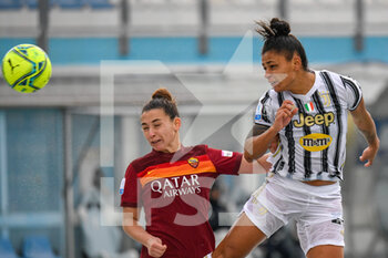 2021-01-06 - Maria Aparecida Souza Alves (Juventus) di testa - SEMIFINALE - JUVENTUS VS ROMA - WOMEN SUPERCOPPA - SOCCER