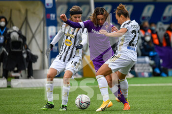 2021-01-10 - Daniela Sabatino (Fiorentina) between Arianna Caruso (Juventus) and Sofie Pedersen (Juventus) - FINALE - JUVENTUS VS FIORENTINA FEMMINILE - WOMEN SUPERCOPPA - SOCCER