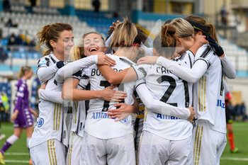 2021-01-10 - exultation of the players for new goal of Barbara Bonansea (Juventus) - FINALE - JUVENTUS VS FIORENTINA FEMMINILE - WOMEN SUPERCOPPA - SOCCER