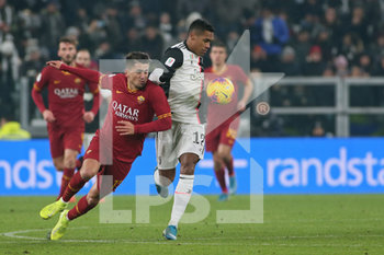 2020-01-22 - Contrasto tra Alex Sandro (Juventus) e Cengiz Under (Roma) - JUVENTUS VS ROMA - ITALIAN CUP - SOCCER