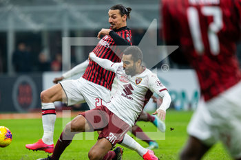 2020-01-28 - Koffi Djidji (Torino) e Zlatan Ibrahimovic (Milan) - MILAN VS TORINO - ITALIAN CUP - SOCCER