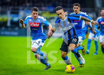 2020-02-12 - Lautaro Martínez of FC Internazionale fights for the ball against Diego Demme of SSC Napoli - SEMIFINALI - INTER VS NAPOLI - ITALIAN CUP - SOCCER