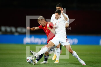 2020-10-10 - Daniel Olmo of Spain and Remo Freuler of Switzerland in action during the UEFA Nations League football match between Spain and Switzerland on october 10, 2020 at Alfredo Di Stefano stadium in Valdebebas, Madrid, Spain - Photo Oscar J Barroso / Spain DPPI / DPPI - SPAIN VS SWITZERLAND - UEFA NATIONS LEAGUE - SOCCER