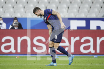 2020-11-17 - Olivier Giroud (FRA) scored a goal, seems to have pain in his right leg during the UEFA Nations League football match between France and Sweden on November 17, 2020 at Stade de France in Saint-Denis, France - Photo Stephane Allaman / DPPI - FRANCE VS SWEDEN - UEFA NATIONS LEAGUE - SOCCER