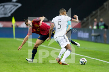 2020-11-17 - Fabian Ruiz of Spain and Jonathan Tah of Germany during the UEFA Nations league football match between Spain and Germany on November 17, 2020 at the la Cartuja Stadium in Sevilla, Spain - Photo Joaquin Corchero / Spain DPPI / DPPI - SPAIN VS GERMANY - UEFA NATIONS LEAGUE - SOCCER