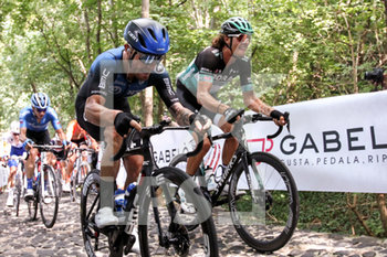 23/08/2020 - Giacomo Nizzolo ITA NTT PRO CYCLING TEAM e Danie Oss ITA BORA-HANSGROHE sul pavè della Tisa - CAMPIONATO ITALIANO PROFESSIONISTI STRADA - STRADA - CICLISMO