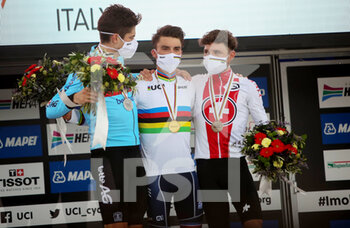 27/09/2020 - Podium Wout Van Aert of Belgium 2nd place, Julian Alaphilippe of France, winner, Marc Hirschi of Switzerland 3rd place during the 2020 UCI World Road Championships, Men Elite Road Race, on September 27, 2020 at Autodromo Enzo and Dino Ferrari in Imola, Italy - Photo Laurent Lairys / DPPI - 2020 UCI WORLD ROAD CHAMPIONSHIPS, MEN ELITE - STRADA - CICLISMO