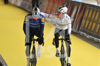 04/04/2021 - Julian Alaphilippe of Deceucink - Quick Step during the UCI Ronde van Vlaanderen - Tour des Flandres 2021, cycling race, Antwerp - Oudenaarde on April, 4, 2021 in Oudenaarde, Belgium - Photo Laurent Lairys / DPPI - TOUR DES FLANDRES 2021 - ANTWERP - OUDENAARDE - STRADA - CICLISMO