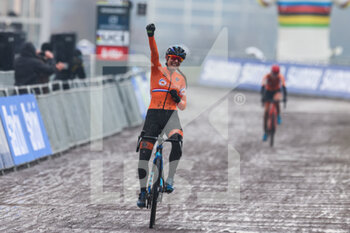 2021-01-30 - Lucinda Brand from Netherlands during the 2021 UCI Cyclo-Cross World Championships, Women Elite, on January 30, 2021 in Oostende, Belgium - Photo Fabien Boukla / DPPI - 2021 UCI CYCLO-CROSS WORLD CHAMPIONSHIPS, WOMEN ELITE - CYCLOCROSS - CYCLING
