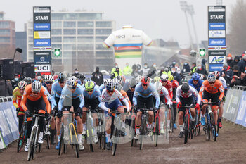 2021-01-31 - Mathieu Van Der Poel from Netherlands, Wout Van Art from Belgium, Thomas Pidcock from United Kingdom, Laurens Sweeck from Belgium during the 2021 UCI Cyclo-Cross World Championships, Men Elite, on January 31, 2021 in Oostende, Belgium - Photo Fabien Boukla / DPPI - 2021 UCI CYCLO-CROSS WORLD CHAMPIONSHIPS, MEN ELITE - CYCLOCROSS - CYCLING