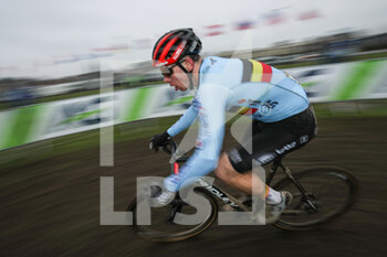 2021-01-31 - Laurens Sweeck from Belgium during the 2021 UCI Cyclo-Cross World Championships, Men Elite, on January 31, 2021 in Oostende, Belgium - Photo Fabien Boukla / DPPI - 2021 UCI CYCLO-CROSS WORLD CHAMPIONSHIPS, MEN ELITE - CYCLOCROSS - CYCLING