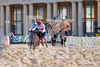 2021-01-31 - Anna Kay from United Kingdom and Puck Pieterse from Netherlands during the 2021 UCI Cyclo-Cross World Championships, Women Under 23, on January 31, 2021 in Oostende, Belgium - Photo Fabien Boukla / DPPI - 2021 UCI CYCLO-CROSS WORLD CHAMPIONSHIPS, WOMEN UNDER 23 - CYCLOCROSS - CYCLING
