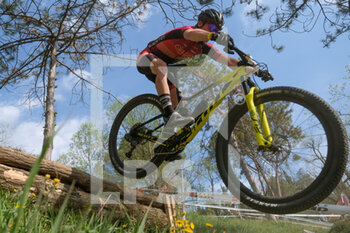 2021-04-03 - Riders at jump on MTB Verona International 2021 - VERONA MTB INTERNATIONAL XCO -  CATEGORIA OPEN MAN - MTB - MOUNTAIN BIKE - CYCLING