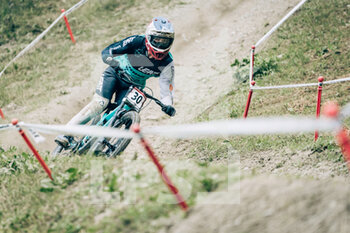 2021-07-25 - KERR Henry during the iXS European Downhill Cup, Mountain Bike cycling event on July 25, 2021 in Pila, Italy - Photo Olly Bowman / DPPI - IXS EUROPEAN DOWNHILL CUP 2021 - MTB - MOUNTAIN BIKE - CYCLING