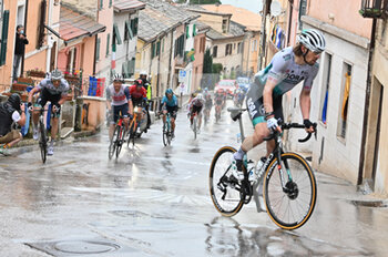 2021-03-14 - Passaggio sotto la pioggia sul muro di Castelfidardo - CASTELLATO - CASTELFIDARDO - TIRRENO - ADRIATICO - CYCLING