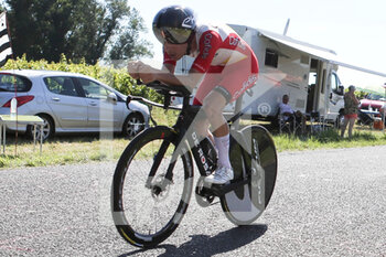 2021-07-17 - Guillaume Martin of Cofidis during the Tour de France 2021, Cycling race stage 20, time trial, Libourne - Saint Emilion (30,8 Km) on July17, 2021 in Lussac, France - Photo Laurent Lairys / DPPI - TOUR DE FRANCE 2021, CYCLING RACE STAGE 20, TIME TRIAL, LIBOURNE - SAINT EMILION (30,8 KM) - TOUR DE FRANCE - CYCLING