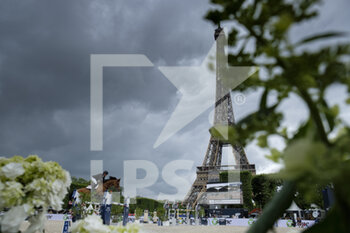 2021-06-25 - Ambiance, Le Figaroscope Prize during the Longines Paris Eiffel Jumping 2021, Longines Global Champions Tour Equestrian CSI 5 on June 25, 2021 at Champ de Mars in Paris, France - Photo Christophe Bricot / DPPI - LONGINES PARIS EIFFEL JUMPING 2021, LONGINES GLOBAL CHAMPIONS TOUR EQUESTRIAN CSI 5 - INTERNATIONALS - EQUESTRIAN
