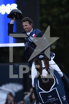 2021-06-26 - Ben MAHER (GBR) riding GINGER-BLUE (winner), Longines Global Champions Tour, Grand Prix of Paris Prize during the Longines Paris Eiffel Jumping 2021, Longines Global Champions Tour Equestrian CSI 5 on June 26, 2021 at Champ de Mars in Paris, France - Photo Christophe Bricot / DPPI - LONGINES PARIS EIFFEL JUMPING 2021, LONGINES GLOBAL CHAMPIONS TOUR EQUESTRIAN CSI 5 - INTERNATIONALS - EQUESTRIAN