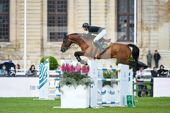 2021-07-10 - Edward Levy of France riding Catchar Mail during the M1 Ducati Table A against the clock 1m50 with jump off, of the Masters Chantilly 2021, FEI equestrian event, Jumping CSI5 on July 10, 2021 at Chateau de Chantilly in Chantilly, France - Photo Victor Joly / DPPI - MASTERS CHANTILLY 2021, FEI EQUESTRIAN EVENT, JUMPING CSI5 - INTERNATIONALS - EQUESTRIAN