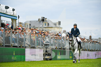 2021-07-11 - Martin Fuchs of Switzerland riding Leone Jei during the Rolex Grand Prix Table A against the clock 1m60 with jump off, of the Masters Chantilly 2021, FEI equestrian event, Jumping CSI5 on July 11, 2021 at Chateau de Chantilly in Chantilly, France - Photo Victor Joly / DPPI - MASTERS CHANTILLY 2021, FEI EQUESTRIAN EVENT, JUMPING CSI5 - INTERNATIONALS - EQUESTRIAN