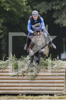 2021-07-17 - Maarten Boon riding Gravin Van Cantos during the cross country CCI4-S at Jardy Eventing Show 2021 on July 17, 2021 in Marne la Coquette, France - Photo Christophe Bricot / DPPI - JARDY EVENTING SHOW 2021 - INTERNATIONALS - EQUESTRIAN