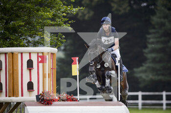 2021-07-17 - Jorn Warner riding Barones II during the cross country CCI4-S at Jardy Eventing Show 2021 on July 17, 2021 in Marne la Coquette, France - Photo Christophe Bricot / DPPI - JARDY EVENTING SHOW 2021 - INTERNATIONALS - EQUESTRIAN