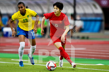 2021-07-21 - Bruna Benites of Brazil and Xin Zhang of China during the Olympic Games Tokyo 2020, Football Women's First Round, Group F, between China and Brazil on July 21, 2021 at Miyagi Stadium in Rifu, Japan - Photo Pablo Morano / Orange Pictures / DPPI - OLYMPIC GAMES TOKYO 2020, JULY 21, 2021 - OLYMPIC GAMES TOKYO 2020 - OLYMPIC GAMES