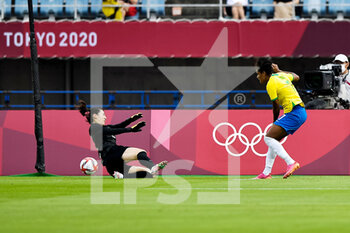 2021-07-21 - Shimeng Peng of China and Duda of Brazil during the Olympic Games Tokyo 2020, Football Women's First Round, Group F, between China and Brazil on July 21, 2021 at Miyagi Stadium in Rifu, Japan - Photo Pablo Morano / Orange Pictures / DPPI - OLYMPIC GAMES TOKYO 2020, JULY 21, 2021 - OLYMPIC GAMES TOKYO 2020 - OLYMPIC GAMES