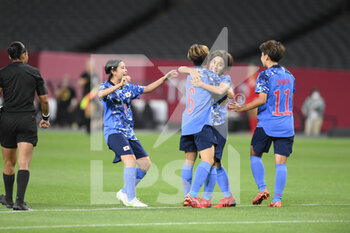 2021-07-21 - Mana IWABUCHI (JPN) celebrates after her goal with teammates during the Olympic Games Tokyo 2020, Football Women's First Round, Group E, between Japan and Canada on July 21, 2021 at Sapporo Dome in Sapporo, Japan - Photo Photo Kishimoto / DPPI - OLYMPIC GAMES TOKYO 2020, JULY 21, 2021 - OLYMPIC GAMES TOKYO 2020 - OLYMPIC GAMES