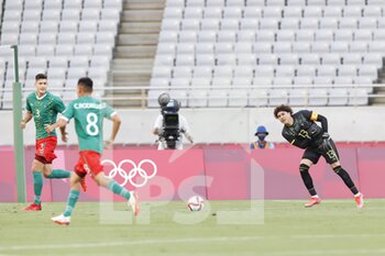 2021-07-22 - Guillermo OCHOA (MEX) during the Olympic Games Tokyo 2020, Football Men's First Round Group A, between Mexico and France on July 22, 2021 at Tokyo Stadium in Tokyo, Japan - Photo Photo Kishimoto / DPPI - OLYMPIC GAMES TOKYO 2020, JULY 22, 2021 - OLYMPIC GAMES TOKYO 2020 - OLYMPIC GAMES
