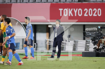 2021-07-22 - Hajime MORIYASU (JPN) Head Coach during the Olympic Games Tokyo 2020, Football Men's First Round Group A, between Japan and South Africa on July 22, 2021 at Tokyo Stadium in Tokyo, Japan - Photo Photo Kishimoto / DPPI - OLYMPIC GAMES TOKYO 2020, JULY 22, 2021 - OLYMPIC GAMES TOKYO 2020 - OLYMPIC GAMES