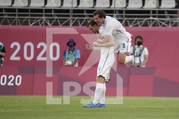 2021-07-22 - Chris WOOD (NZL) celebrates after his goal with Joe BELL during the Olympic Games Tokyo 2020, Football Men's First Round Group B, between New Zealand and Republic of Korea on July 22, 2021 at Ibaraki Kashima Stadium in Kashima, Japan - Photo Photo Kishimoto / DPPI - OLYMPIC GAMES TOKYO 2020, JULY 22, 2021 - OLYMPIC GAMES TOKYO 2020 - OLYMPIC GAMES