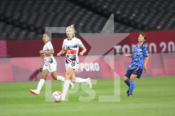 2021-07-24 - Leah WILLIAMSON (GBR) Emi NAKAJIMA (JPN) during the Olympic Games Tokyo 2020, Football Women's First Round Group E, between Japan and Great Britain on July 24, 2021 at Sapporo Dome in Tokyo, Japan - Photo Photo Kishimoto / DPPI - OLYMPIC GAMES TOKYO 2020, JULY 24, 2021 - OLYMPIC GAMES TOKYO 2020 - OLYMPIC GAMES