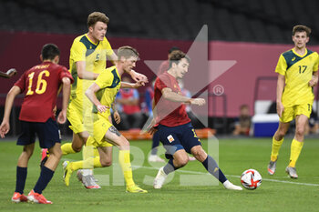 2021-07-25 - Kye ROWLES (AUS) Mikel OYARZABAL (ESP) during the Olympic Games Tokyo 2020, Football Men's First Round Group C on July 25, 2021 at Sapporo Dome in Sapporo, Japan - Photo Photo Kishimoto / DPPI - OLYMPIC GAMES TOKYO 2020, JULY 25, 2021 - OLYMPIC GAMES TOKYO 2020 - OLYMPIC GAMES