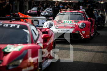 2020-09-16 - 91 Bruni Gianmaria (ita), Lietz Richard (aut), Makowiecki Fr..d..ric (fra), Porsche GT Team, Porsche 911 RSR-19, ambiance during the scrutineering of the 2020 24 Hours of Le Mans, 7th round of the 2019...20 FIA World Endurance Championship on the Circuit des 24 Heures du Mans, from September 16 to 20, 2020 in Le Mans, France - Photo Thomas Fenetre / DPPI - 24 HOURS OF LE MANS 2020 - ENDURANCE - MOTORS