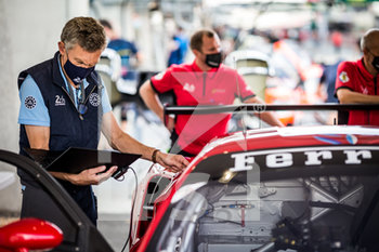2020-09-16 - Ambiance during the scrutineering of the 2020 24 Hours of Le Mans, 7th round of the 2019...20 FIA World Endurance Championship on the Circuit des 24 Heures du Mans, from September 16 to 20, 2020 in Le Mans, France - Photo Thomas Fenetre / DPPI - 24 HOURS OF LE MANS 2020 - ENDURANCE - MOTORS