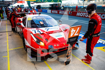 2020-09-18 - 74 Broniszewski Michael (pol), Perel David (zaf), Kessel Racing, Ferrari 488 GT3, pit stop during the 2020 Road to Le Mans, 4th round of the 2020 Michelin Le Mans Cup on the Circuit des 24 Heures du Mans, from September 18 to 19, 2020 in Le Mans, France - Photo Xavi Bonilla / DPPI - 24 HOURS OF LE MANS, 7TH ROUND 2020 - PRACTICE SESSION - ENDURANCE - MOTORS