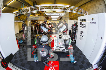 2020-09-18 - 03 Berthon Nathanael (fra), Del..traz Louis (swi), Dumas Romain (fra), Rebellion Racing, Rebellion R13-Gibson, box during the free practice sessions of the 2020 24 Hours of Le Mans, 7th round of the 2019-20 FIA World Endurance Championship on the Circuit des 24 Heures du Mans, from September 16 to 20, 2020 in Le Mans, France - Photo Fr..d..ric Le Floc...h / DPPI - 24 HOURS OF LE MANS, 7TH ROUND 2020 - PRACTICE SESSION - ENDURANCE - MOTORS